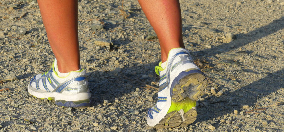 running shoes 2661562 1920